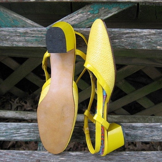 bright yellow mod preppy shoes with sling backs and funky lining never own 8 81/2