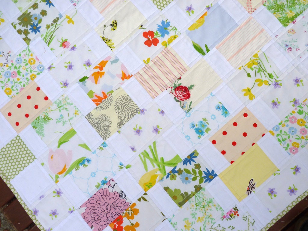 SALE SALE - Vintage Style - Floral Patchwork Quilt by Red Pepper Quilts