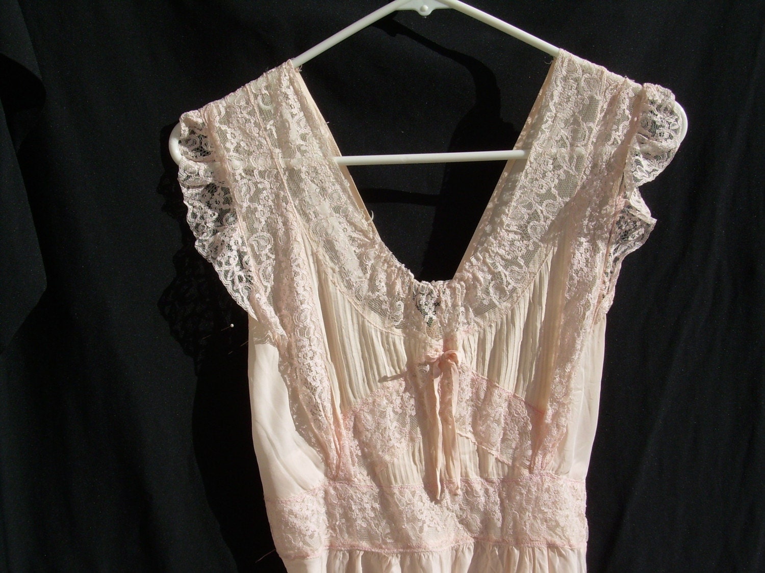 VINTAGE 40s NIGHTGOWN Bias Cut all rayon Size s/m