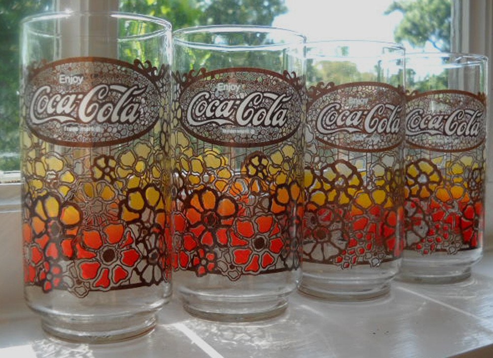SALE 50% - vintage 1970s mod Coca Cola drinking glasses, set of 4
