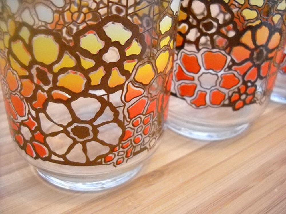 SALE 50% - vintage 1970s mod Coca Cola drinking glasses, set of 4