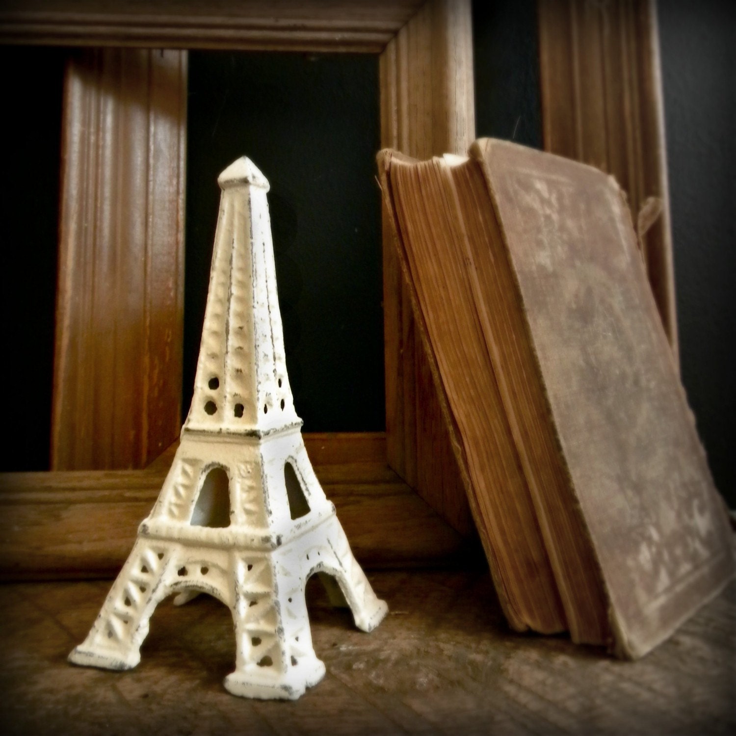 eiffel tower desk topper