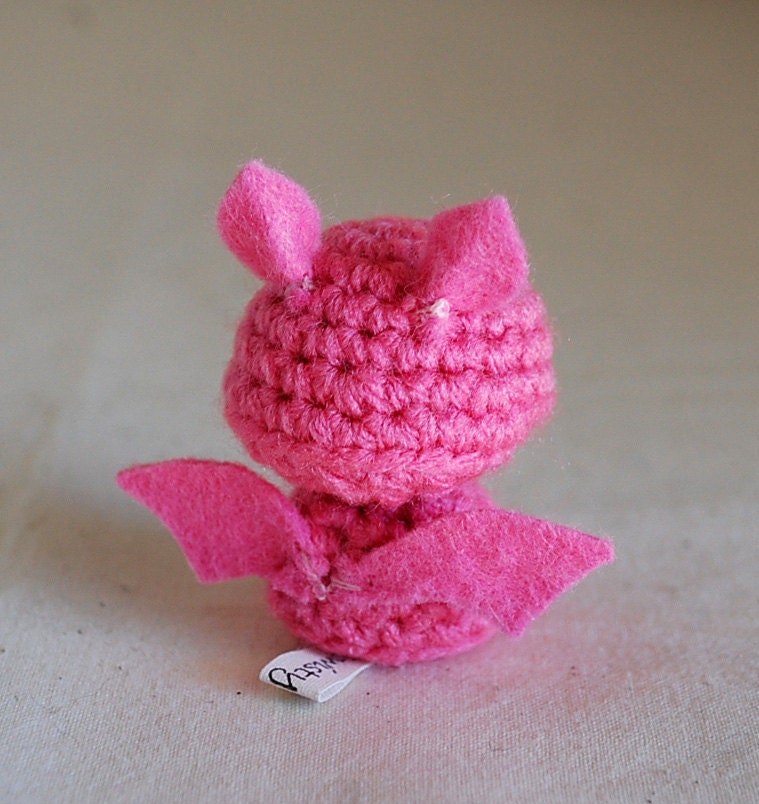 Pink Mini Bat Amigurumi - Kawaii Halloween Decoration