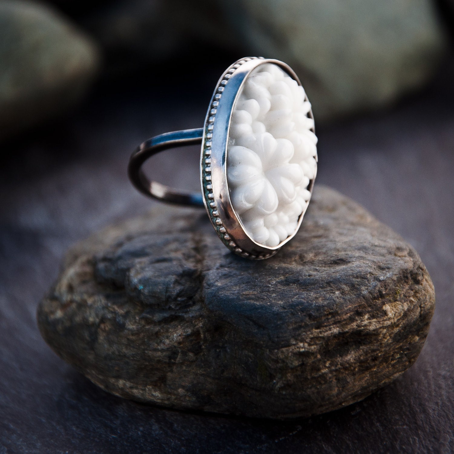 Pure White Vintage Japanese Oval Glass Cocktail Ring - Size 7.5