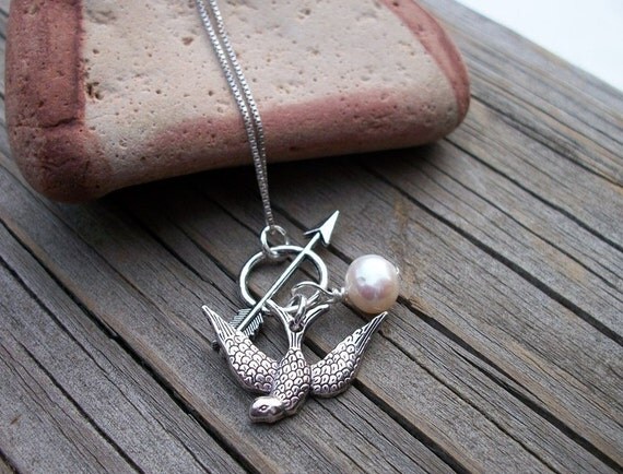 Mockingjay Necklace - Hunger Games Inspired - Katniss Bow & Arrow - Freshwater Pearl