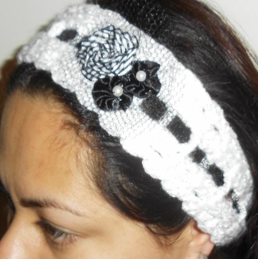 SALE ENDS 5/9 Crochet Headband black and white with flowers