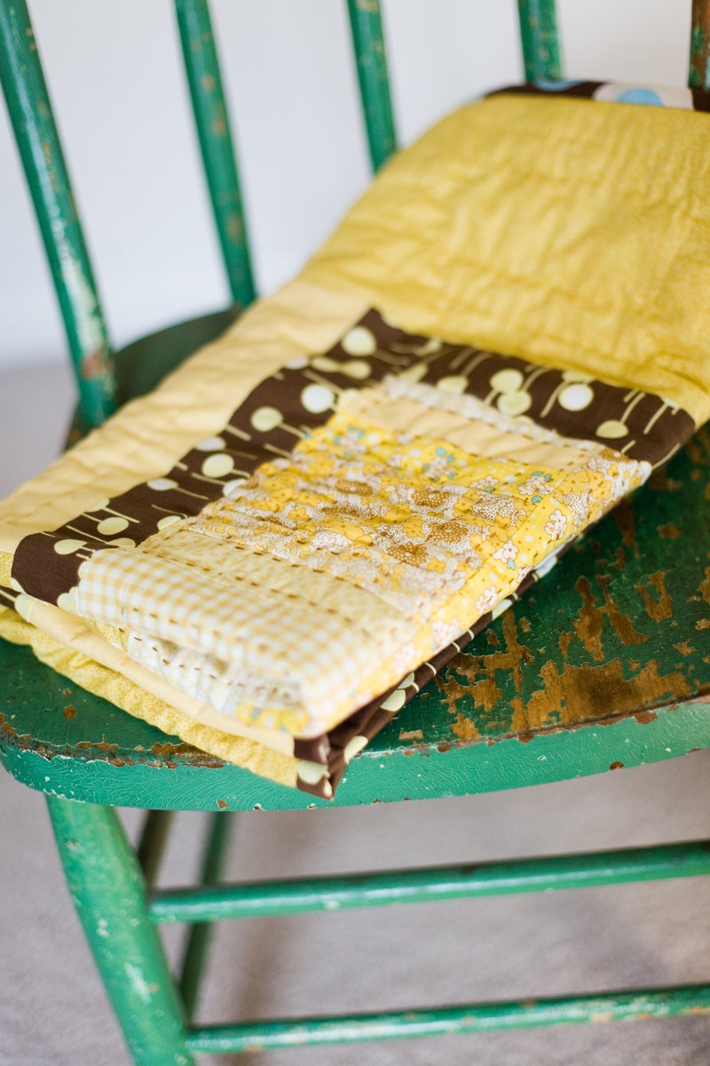 baby and crib quilt