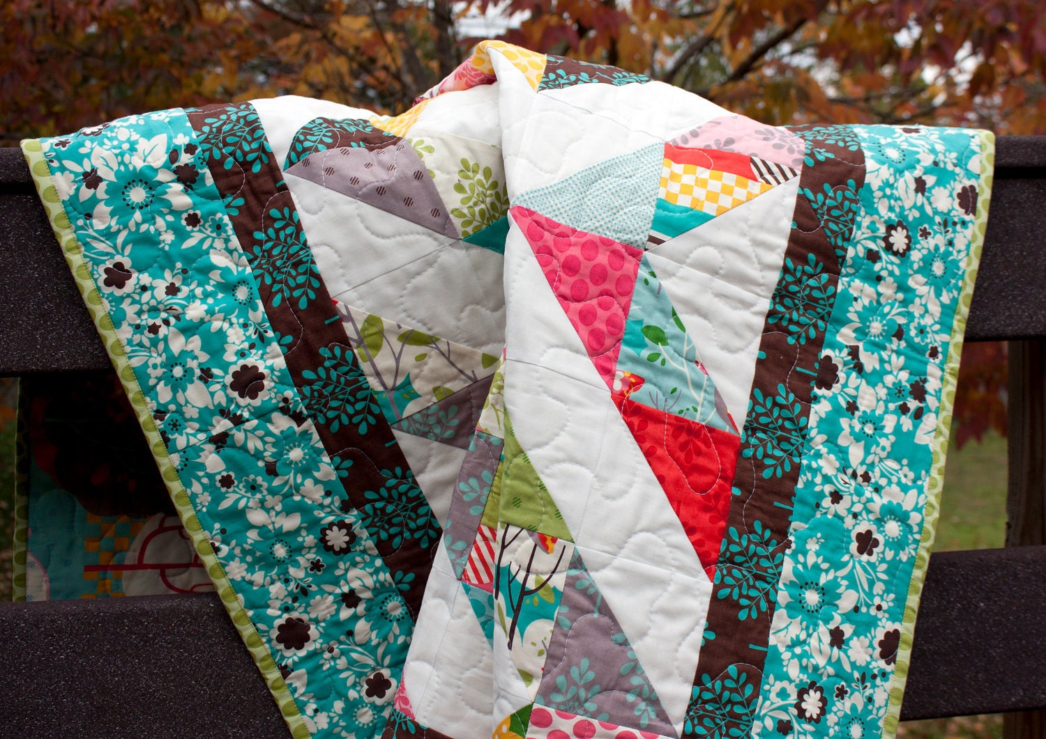 modern quilt for twin coverlet, toddler bed, or throw quilt // diamond rings // it's a hoot