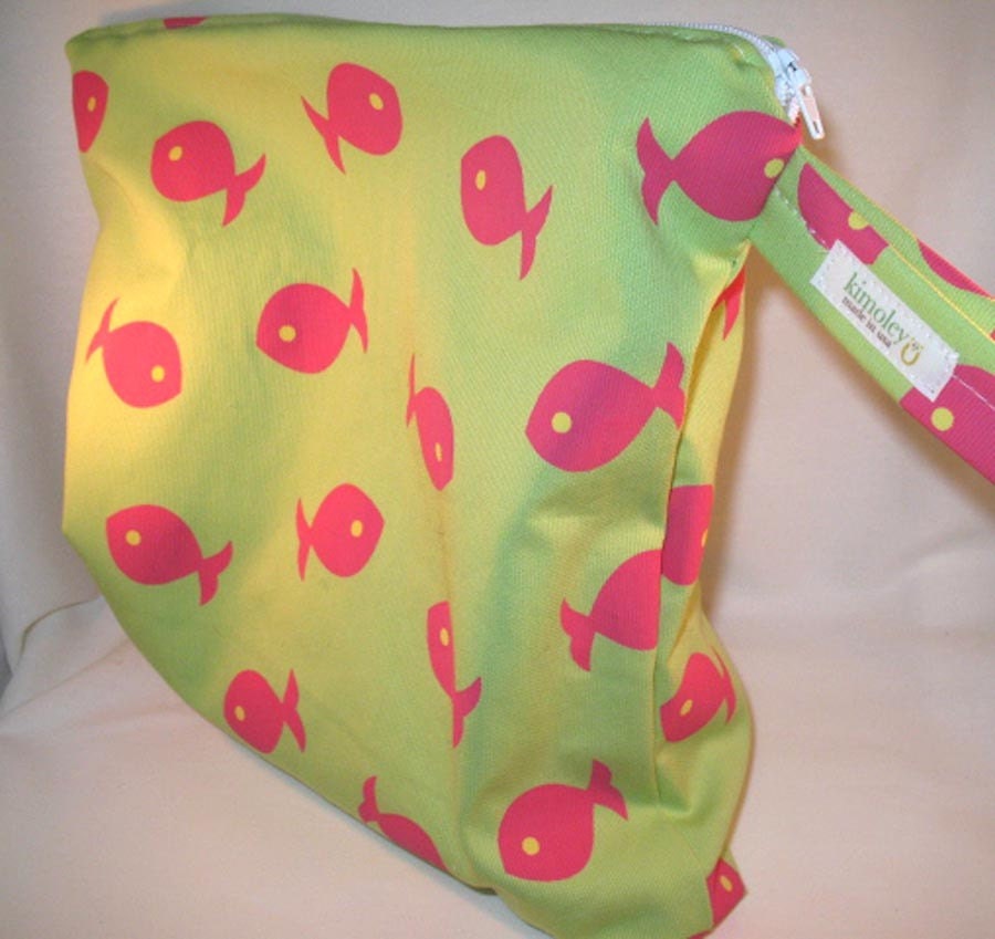 Wet Bag, Diaper Keeper - Water Proof Lining with Zipper Openning - Pink Fish