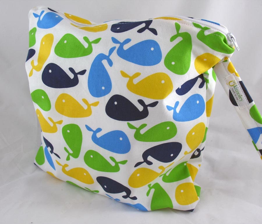 Wet Bag, Diaper Keeper - Water Proof Lining with Zipper Openning - Urban Zoologie Whales Blue/Green/White