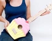 Cupcake ukulele (cakulele) soprano
