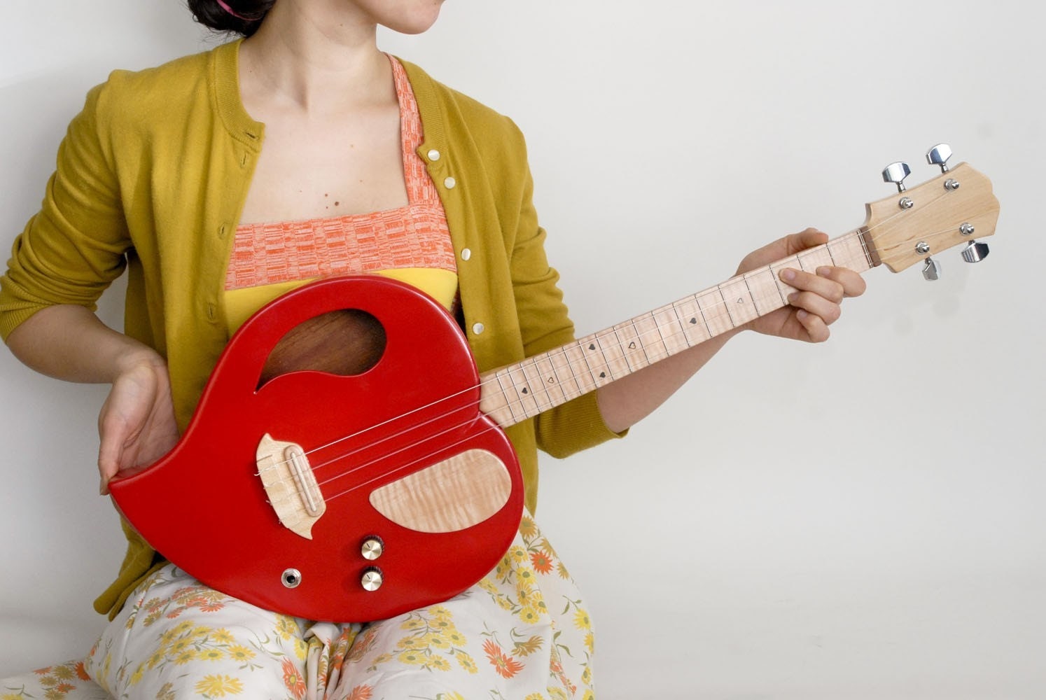 The Heart tenor ukulele ( SOLID WOOD ) ( painted )