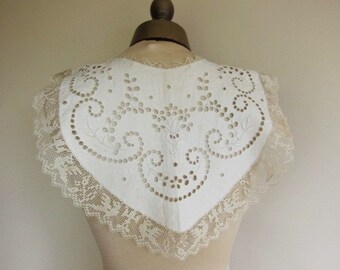 Antique collar, white work, cut work, net lace 100 years old.