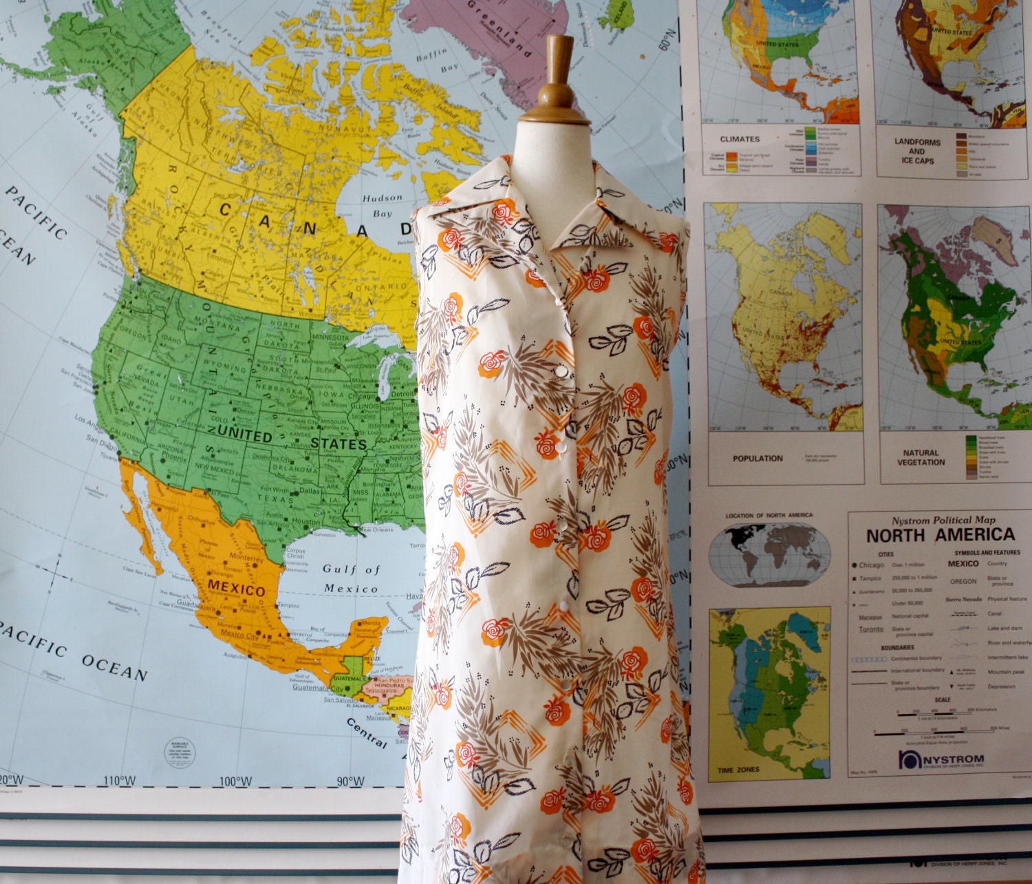Vintage Dress Shift sundress cream and orange roses pattern small button down 1960s