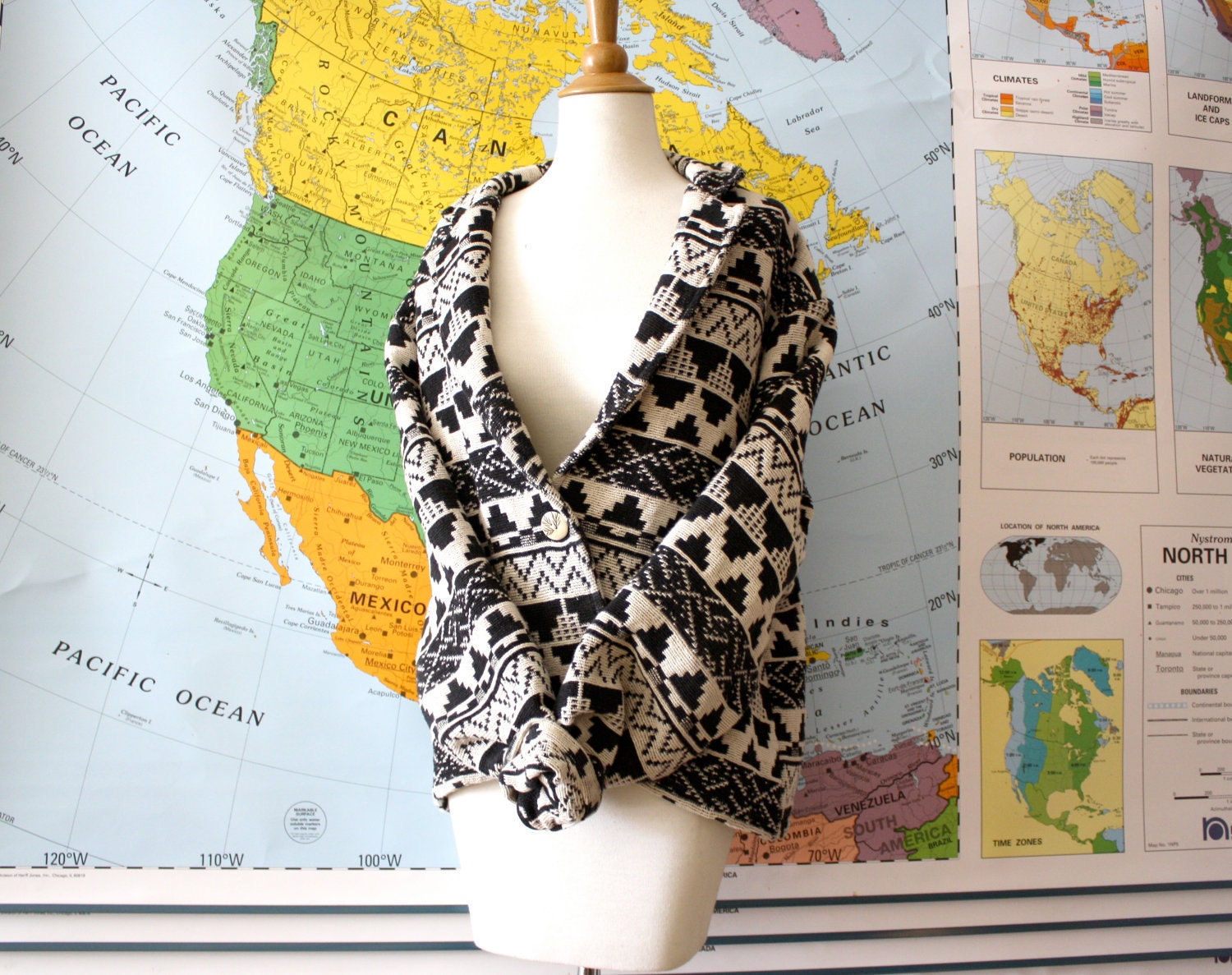 Vintage oversized southwestern woven jacket in black & white by New Identity 1980s