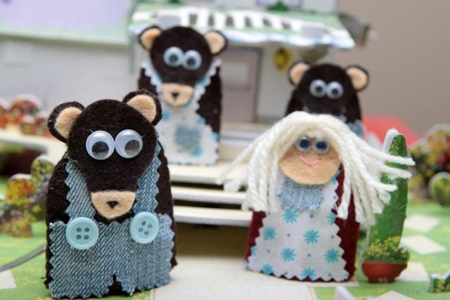 Goldilocks and the Three Bears Finger Puppet Set