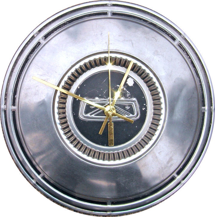 Clock, Ford Hubcap Clock, Fairlane, Falcon, Torino, Galaxy, Mercury  (h)  retro / vintage wall clock