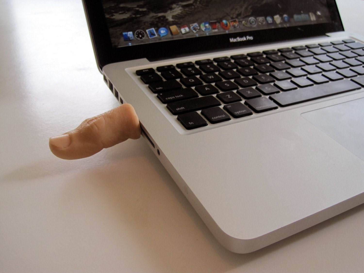 Human Thumb Drive 16GB