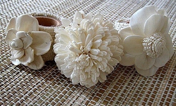 IN BLOOM - Set of 6 elegant, paper flower, napkin rings. houseofpeltier