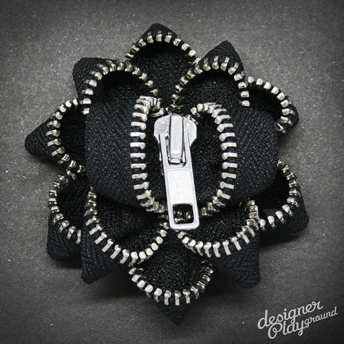 Zipper Brooch - Black with Silver Teeth