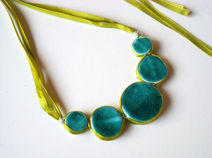 Statement necklace in shades of turquoise, jade and green by azulado