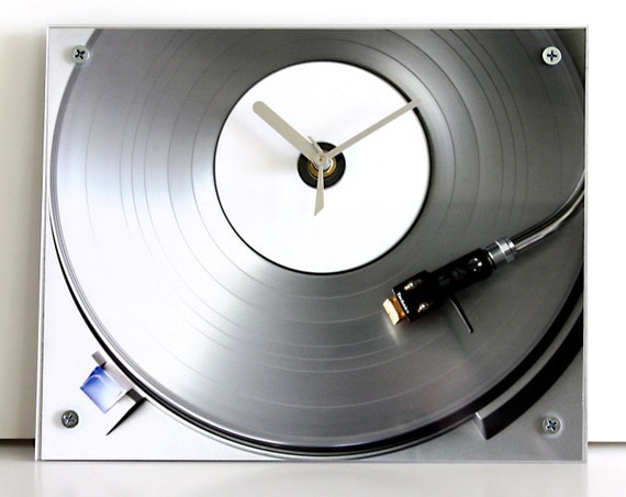 Music Clock : Retro Silver Record Player Wall Clock