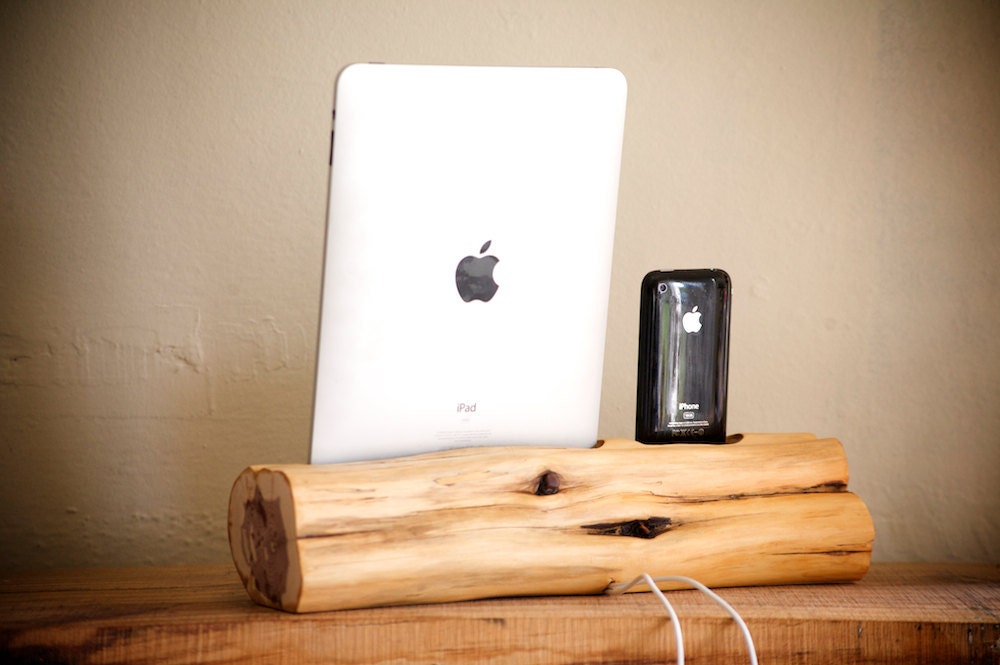 iPhone & iPad docking station
