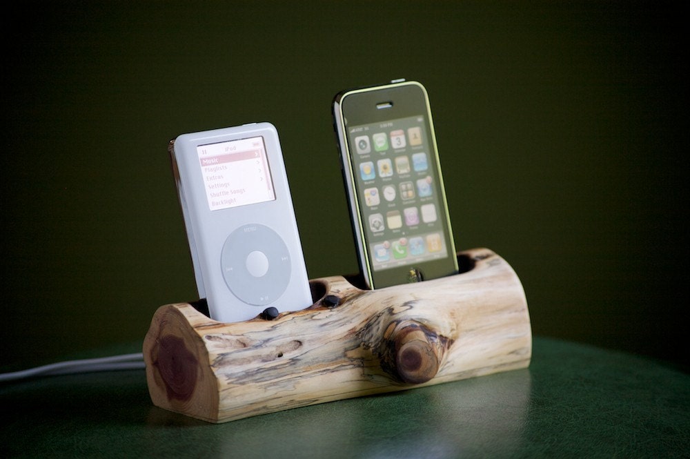 dual iphone\/ipod docking station, made to order