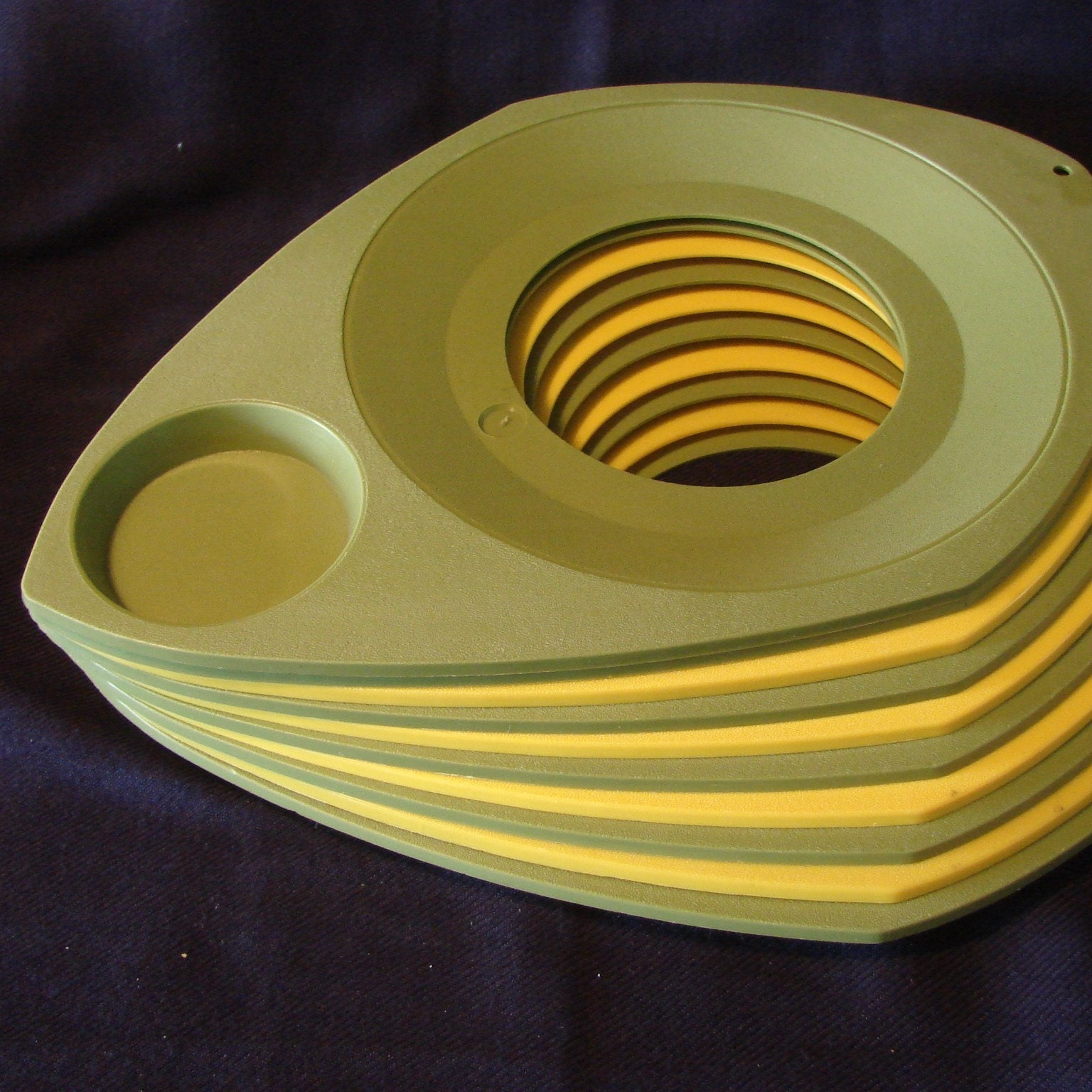 Plate and Cup Holders for Picnics