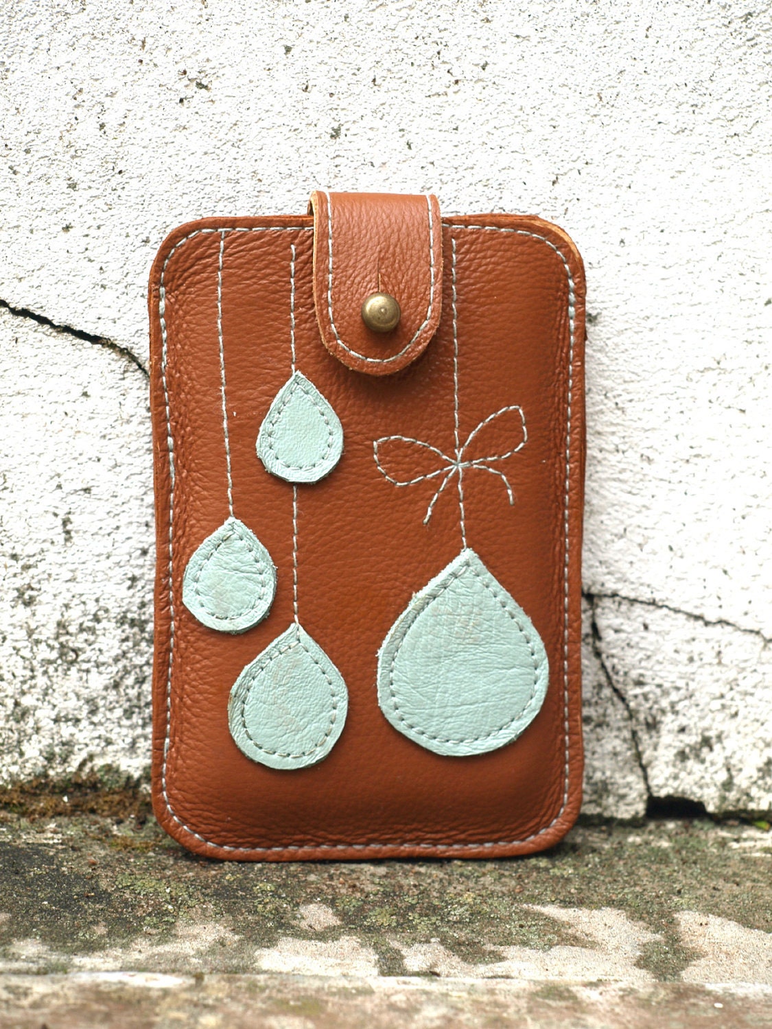 Chocolate Leather iPhone/iPod/HTC Case with Blue Bow and Drops