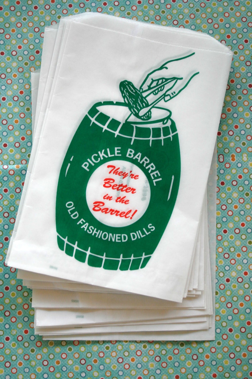 Vintage Style Green Print Large PIckle Barrel Bags - White with Green and Red - Gusseted Bags 6 x 9 Inches - set of 25