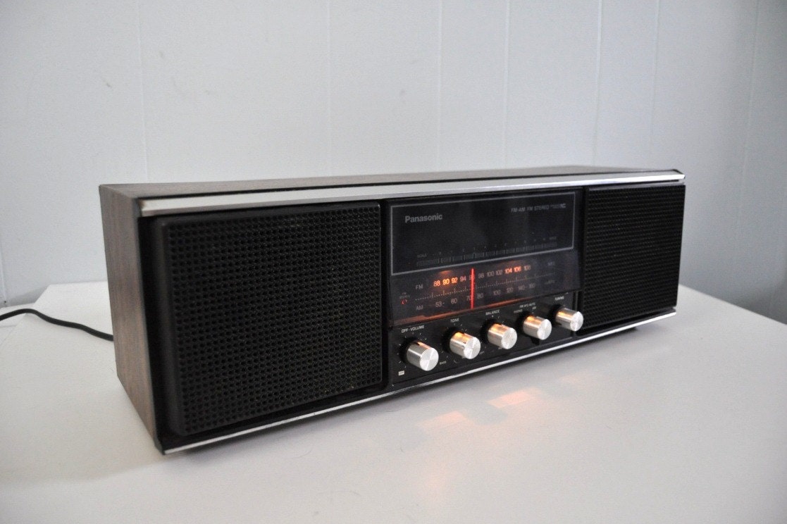 70s 80s Panasonic Radio Simple Design Minimal Black Brown Woodgrain Silver AM FM Works Great