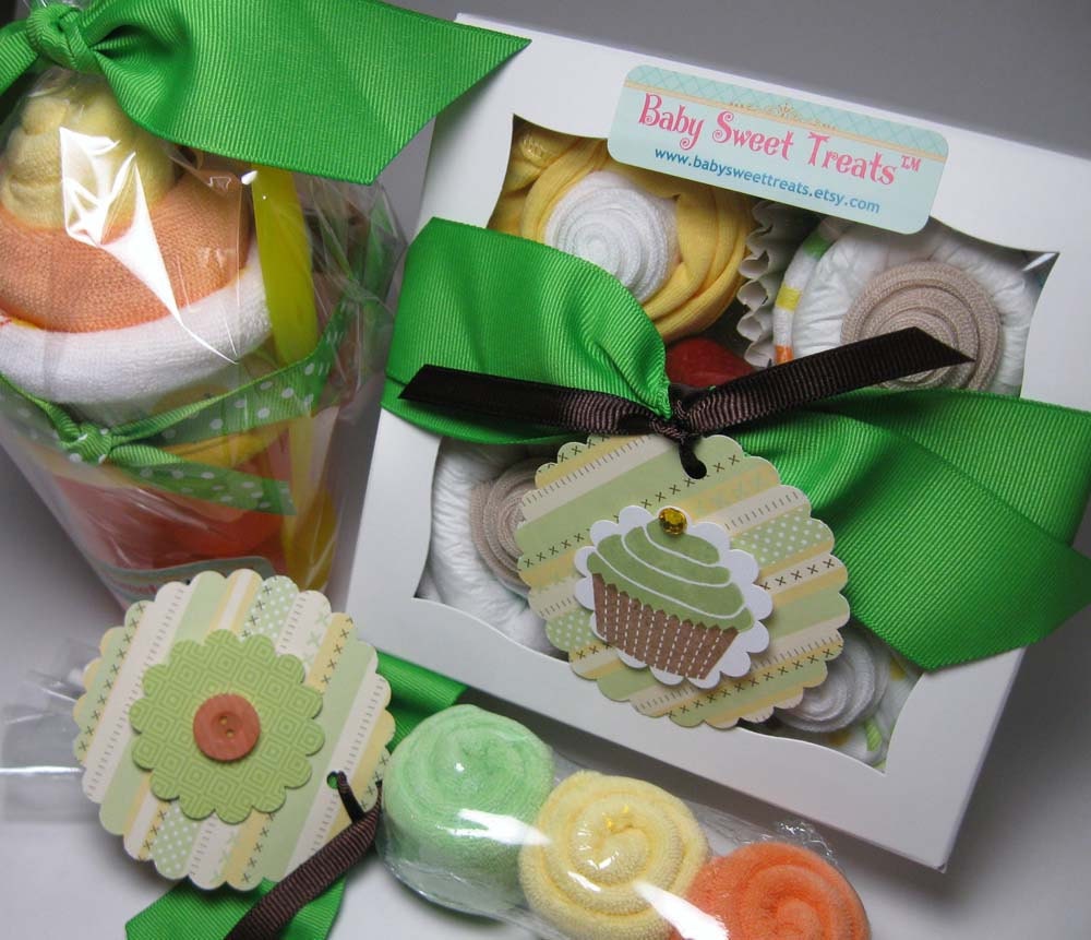 Baby Bundle(tm) - Cupcake, Sundae and Lollipop Set - 16 Pieces