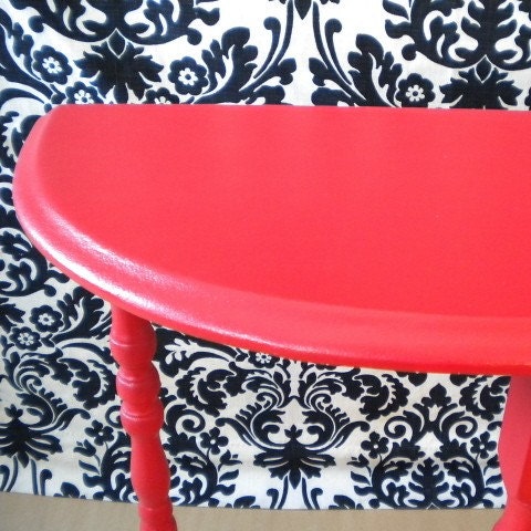 The Little Red Table That Could FREE SHIPPING
