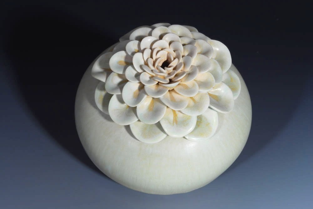 Porcelain Ceramic Vase in Green Gold  - Lotus Flower