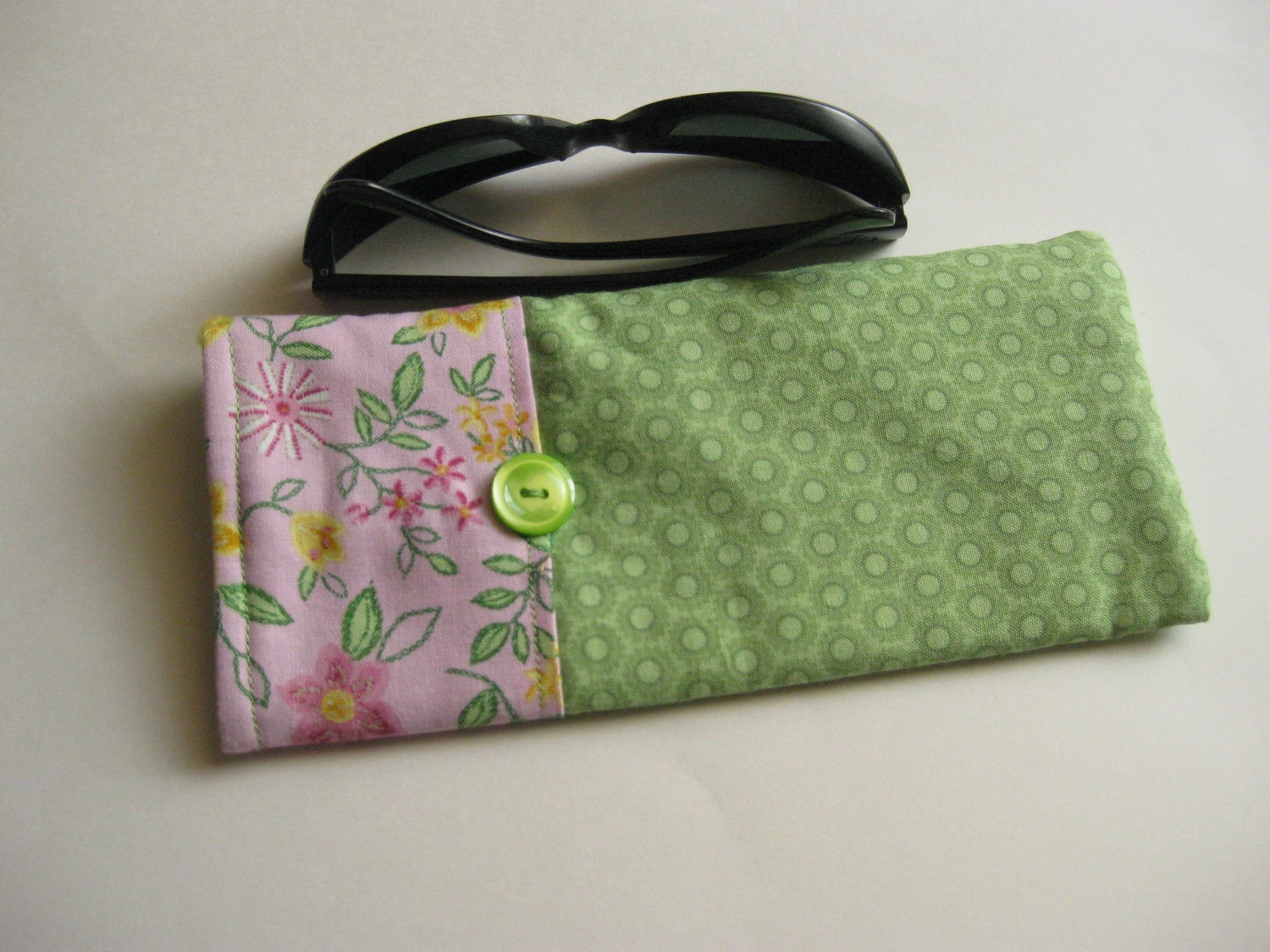 Sunglasses Case in pink and green, soft eyeglass case, sleeve for large glasses frames