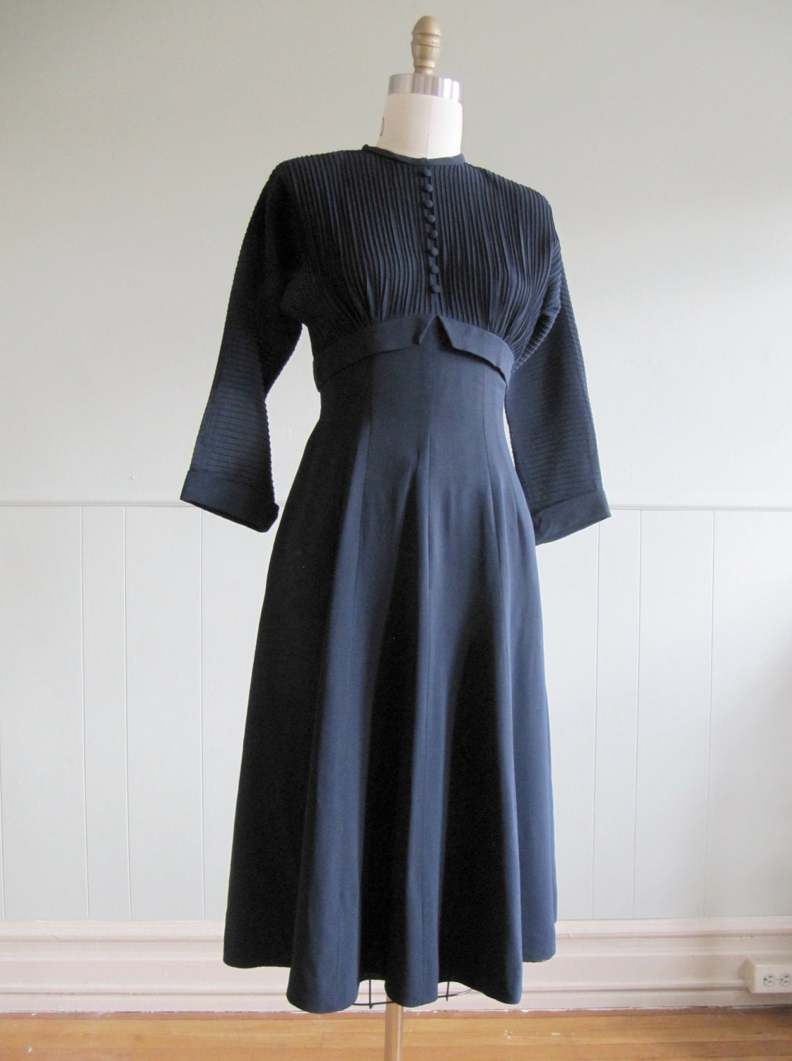 1940s vintage navy blue pin tucked empire waist dress