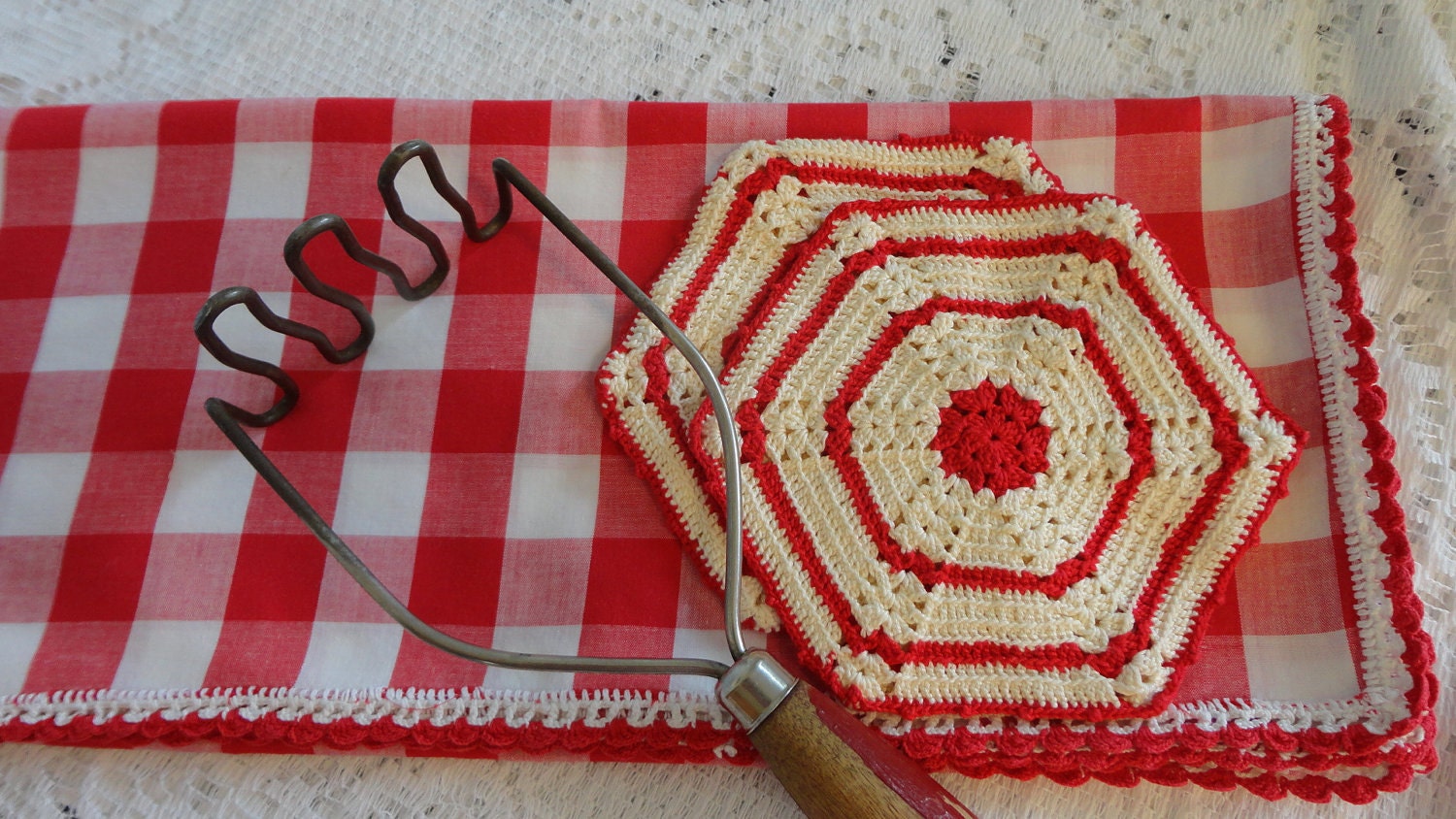 Kitchen Collection in Red and White  Variety