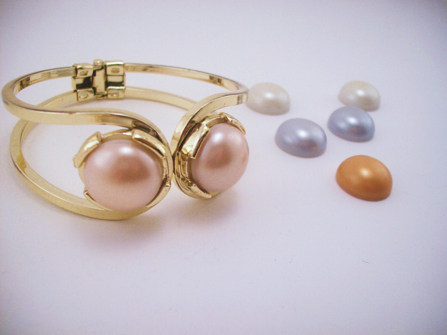 Vintage gold cuff bracelet. Pastel colors. Pick-a-pearl. Magnetic and incredible. Orange, blue, peach or white. Women's jewelry.