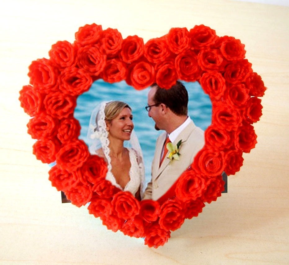 DIY Felt Heart-shape and red rose PhotoFrame--PDF Pattern and instructions via Email--P04
