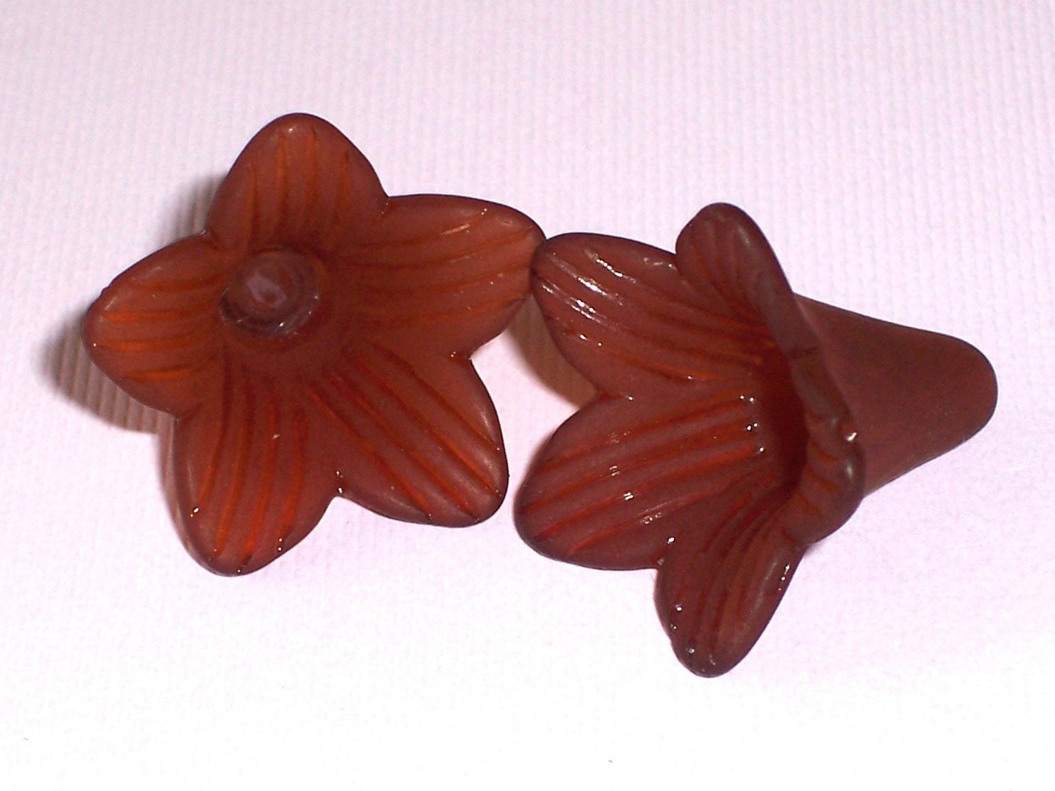 Trumpet Flower Dark Brown Hand Dyed 22mm (2)
