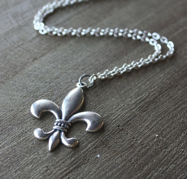 Pendant, Lily Flower Charm, Antiqued Silver, 18 Inch Chain, Vintage, France, French - Fleur-de-Lis