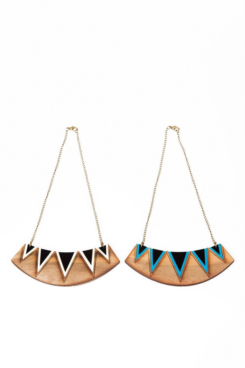 Geometric triangle bib necklace - Blue