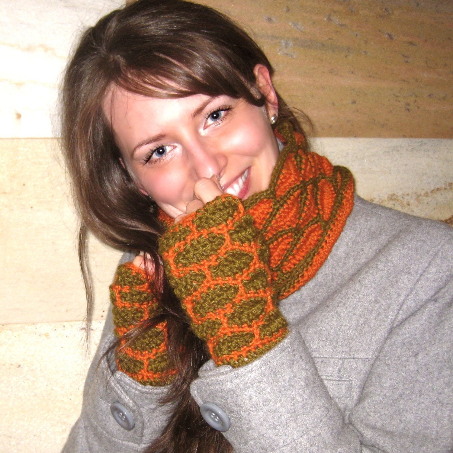 Honeycomb Wrist Warmers Crochet Pattern