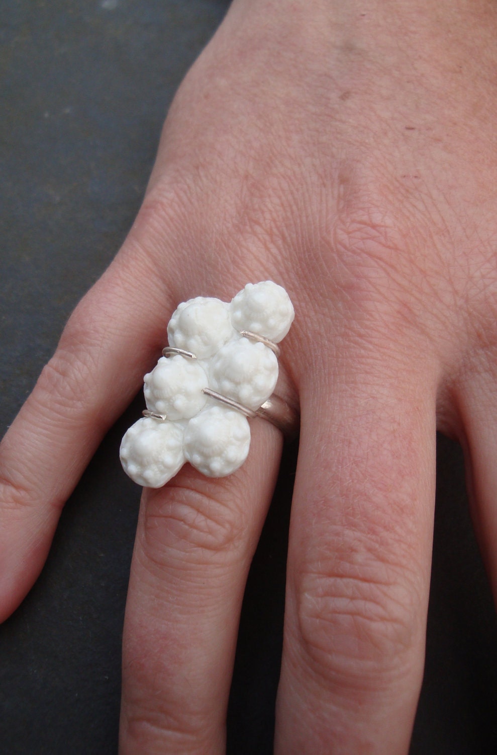 Modern ring with a bit of history Dutch folklore - zeeuws knopje - wit of groen