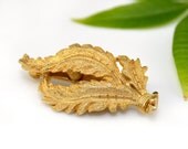 Acanthus Leaf Pin Gold Brooch Leaves Fall Autumn Vintage - 2505