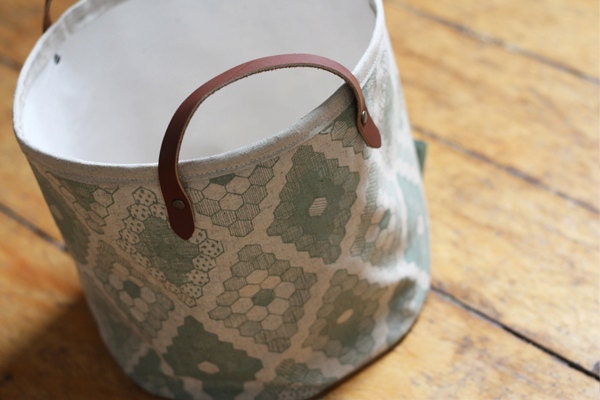 Honeycomb Bucket