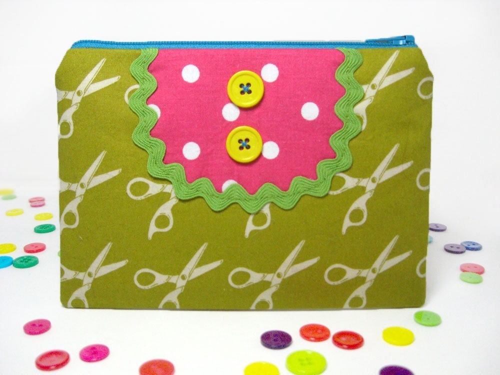 Little Scissor bibbed pouch