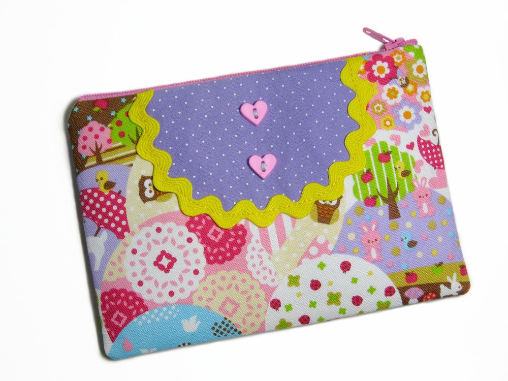 Kawaii mess bibbed pouch