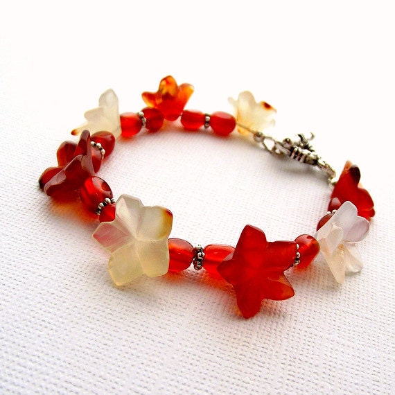 Carnelian bracelet, red stone bracelet, flower bracelet, beaded bracelet, gemstone bracelet